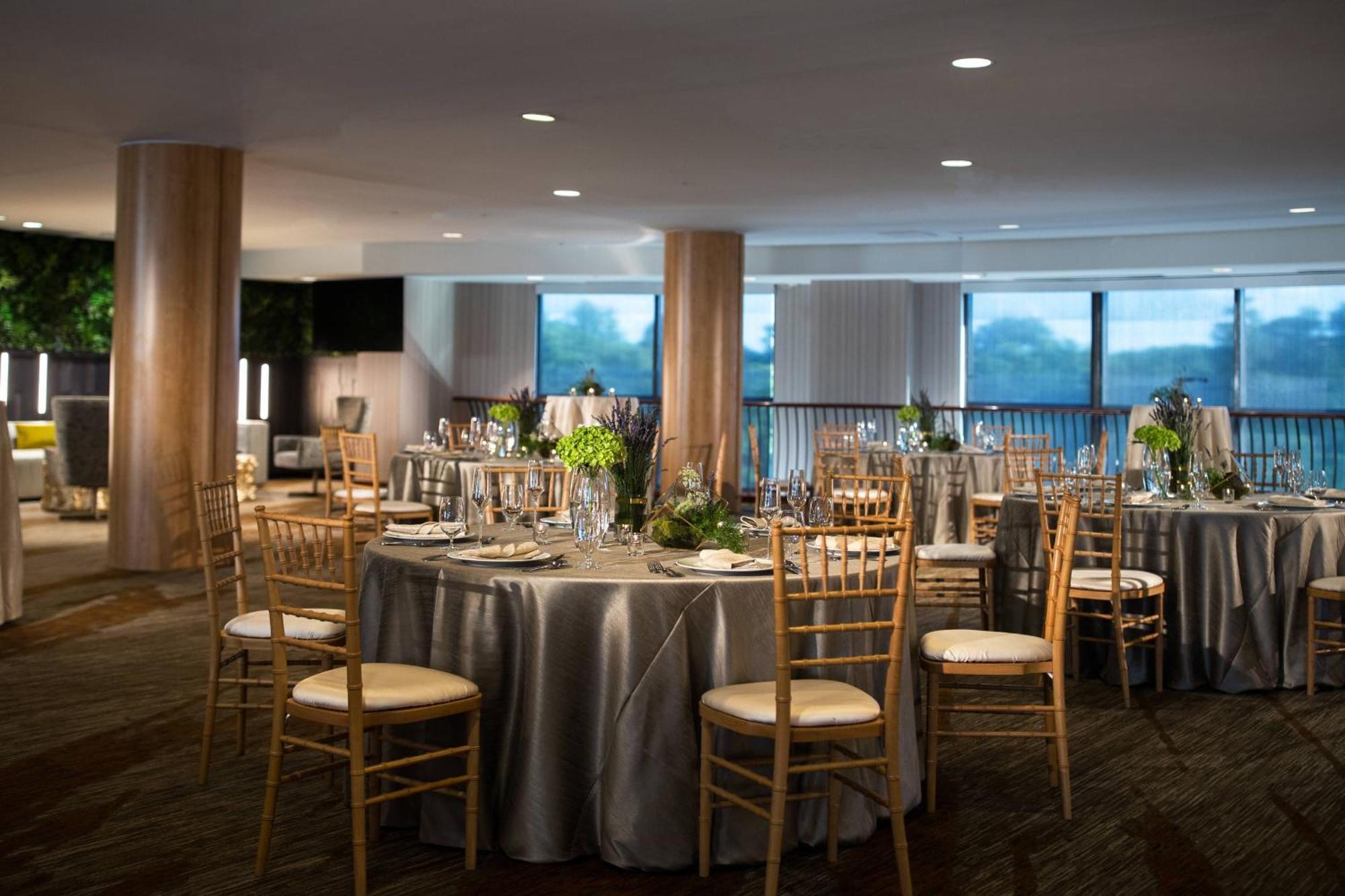 Renaissance Raleigh North Hills Hotel Exterior photo
